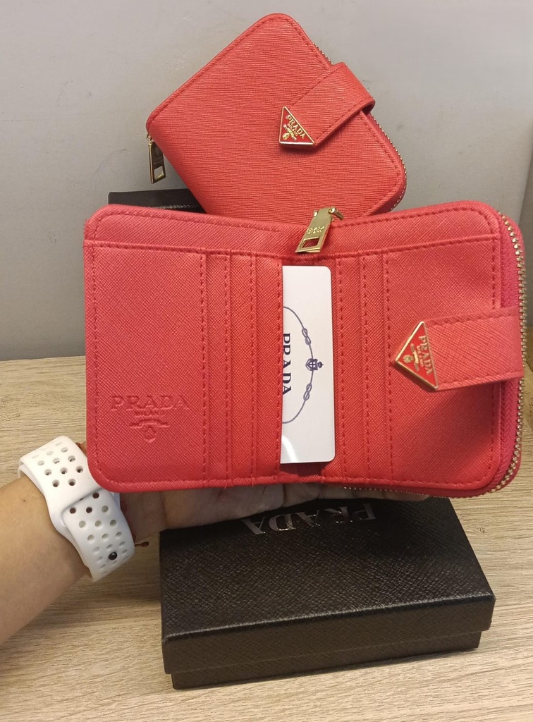 BILLETERA PRADA ROJA